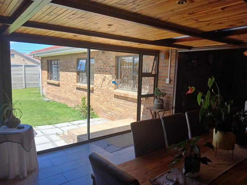 4 Bedroom Property for Sale in Rustdal Western Cape